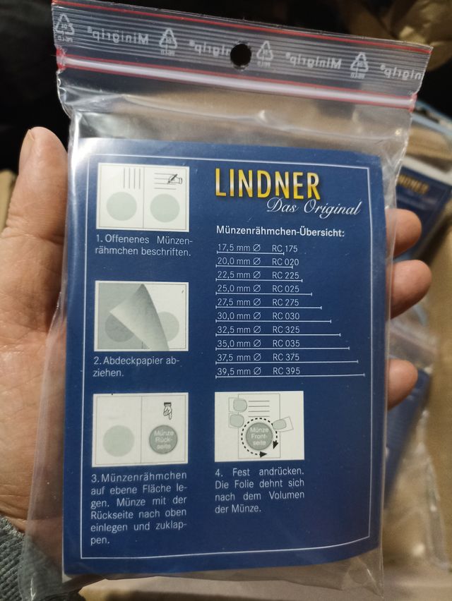 12 confezioni di portamonete