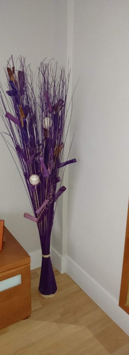 Adorno de pie,hojas secas, color morado