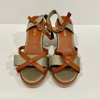 N 38 - Kelara Sandalias de cuña