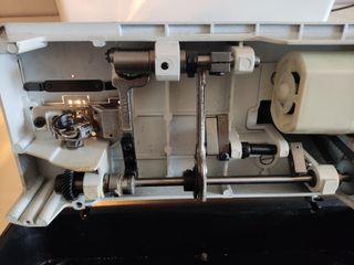 Maquina de coser Alpha