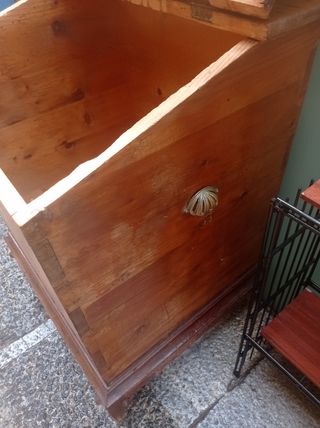 Liquidación Baúl antiguo madera de pino siglo XIX