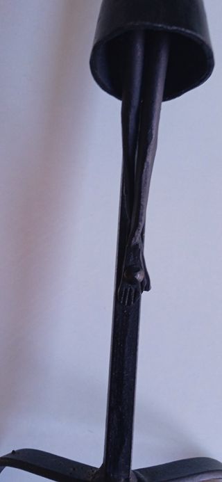 Escultura Jesucristo crucificado en hierro forjado