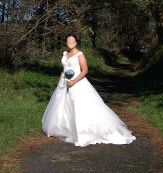 Vestido de novia y tocado de novia