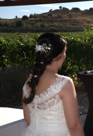 Vestido de novia y tocado de novia