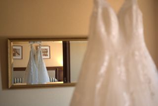 Vestido de novia y tocado de novia