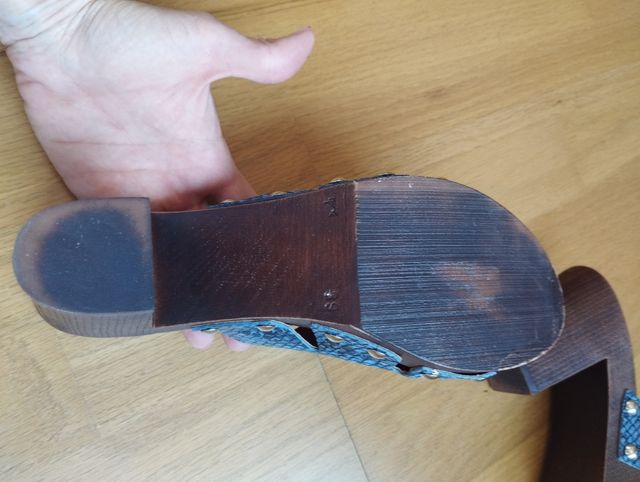 Zuecos madera NUEVO talla 39