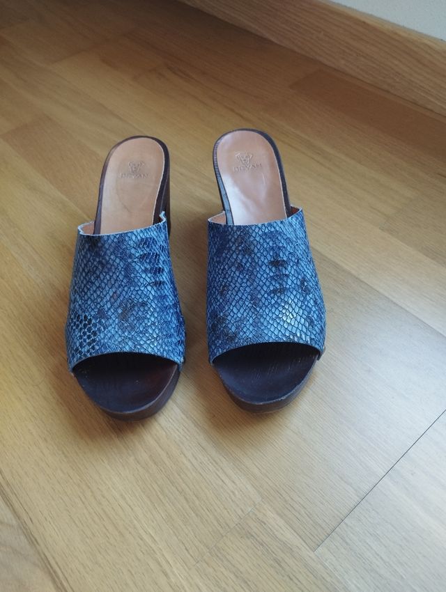 Zuecos madera NUEVO talla 39