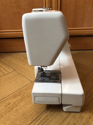 Máquina de coser Alfa 664