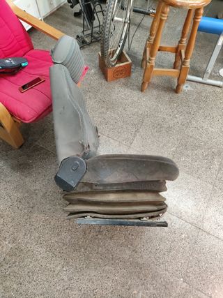 Asiento ISRI con suspensión neumática 