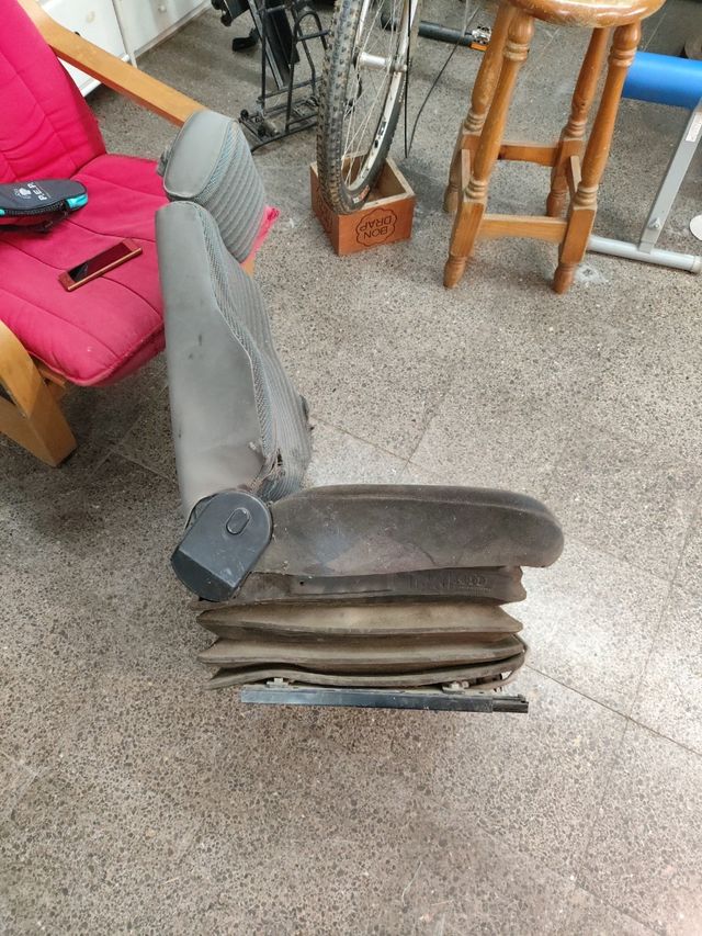 Asiento ISRI con suspensión neumática