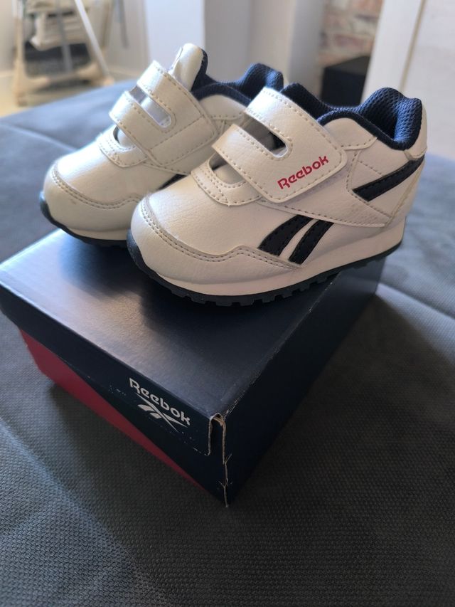 Zapatillas bebe Reebok talla 20