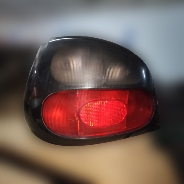 farolim tras esquerdo renault laguna I 1996