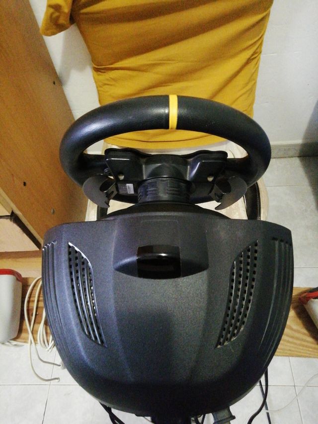Thrusmaster y asiento playseat 