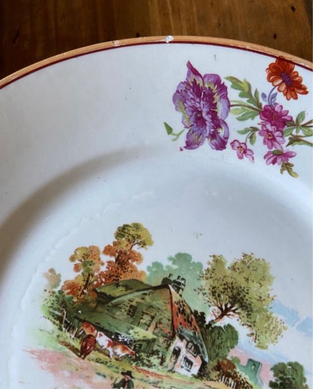 Dos platos de cerámica antiguos