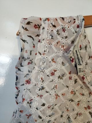 Blusa blanca bordado flores