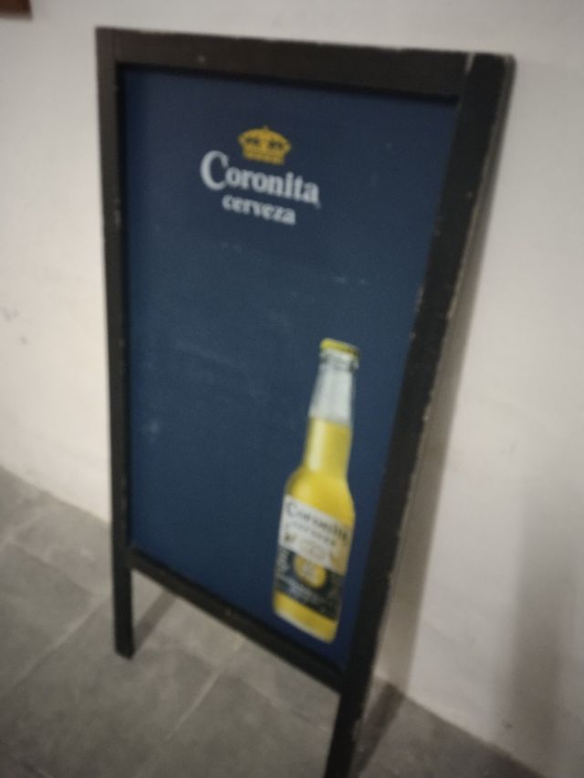 Pizarra bar Coronita cerveza