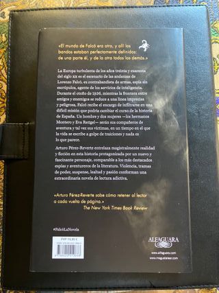 Libro "Falco" de Arturo Pérez Reverte