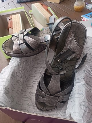 Sandalias Fluchos Plata nuevas