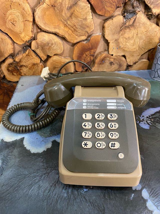 Teléfono antiguo