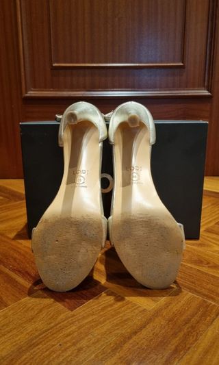 Sandalias LODI doradas. Talla 38