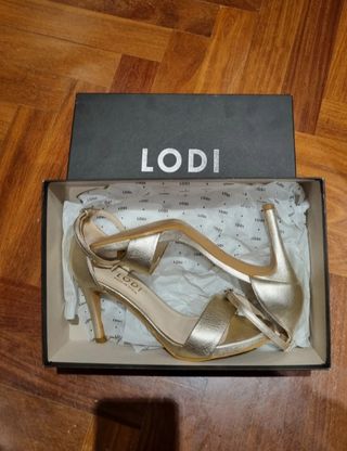 Sandalias LODI doradas. Talla 38