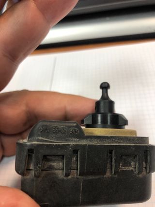 Regulador faros opel vectra