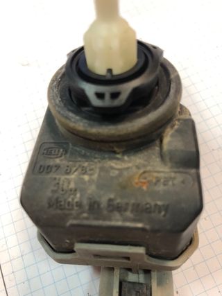 Regulador faros opel astra