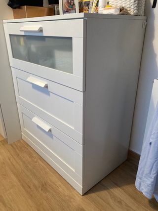 Comoda blanca Ikea modelo BRIMNES