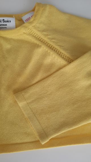 Rebeca amarilla de Zara de verano