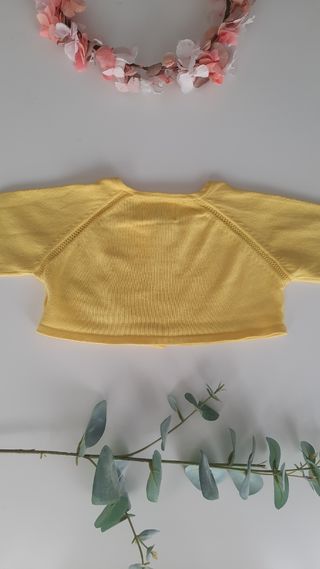 Rebeca amarilla de Zara de verano