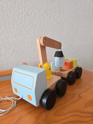 Grúa con cubos, multicolor