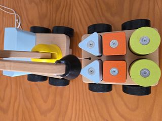 Grúa con cubos, multicolor