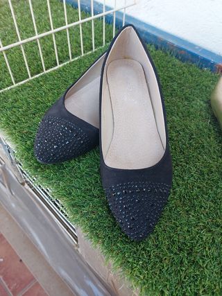 MANOLETINAS N°38 negras dorada