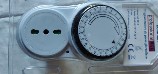 N. 3 timer regolabili (programmatori da presa)