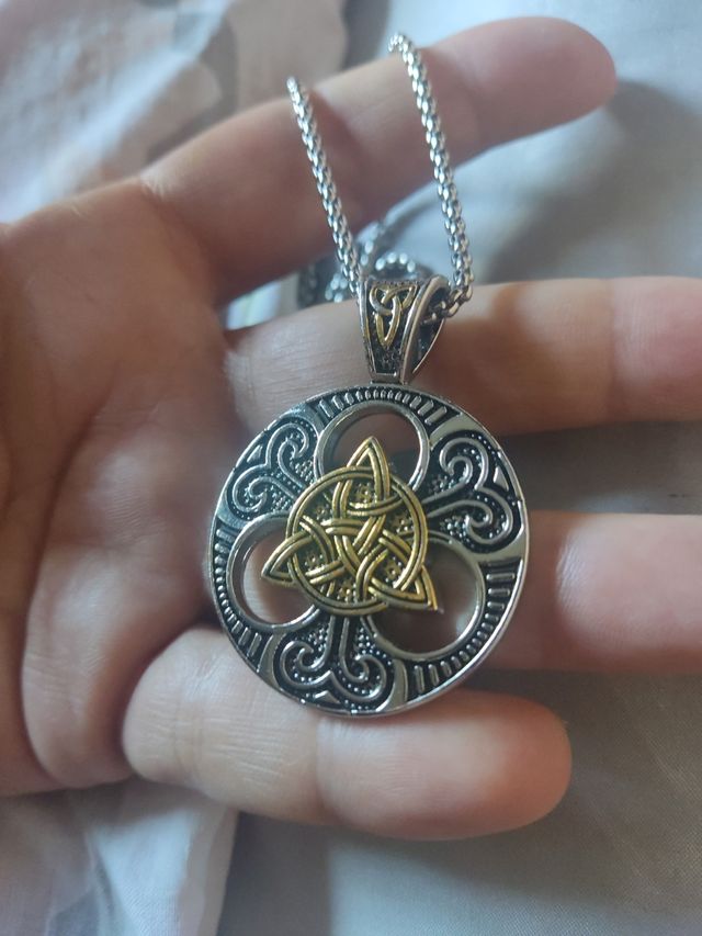 AMULETO TALISMÁN NUDO CELTA IRLANDÉS