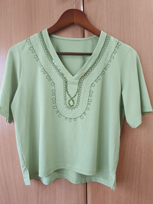 MODA MUJER:CAMISETA TALLA 40/42. 1,50 EUROS