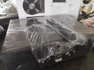 Numark PT01 Touring – Plato Giradiscos de Maleta U