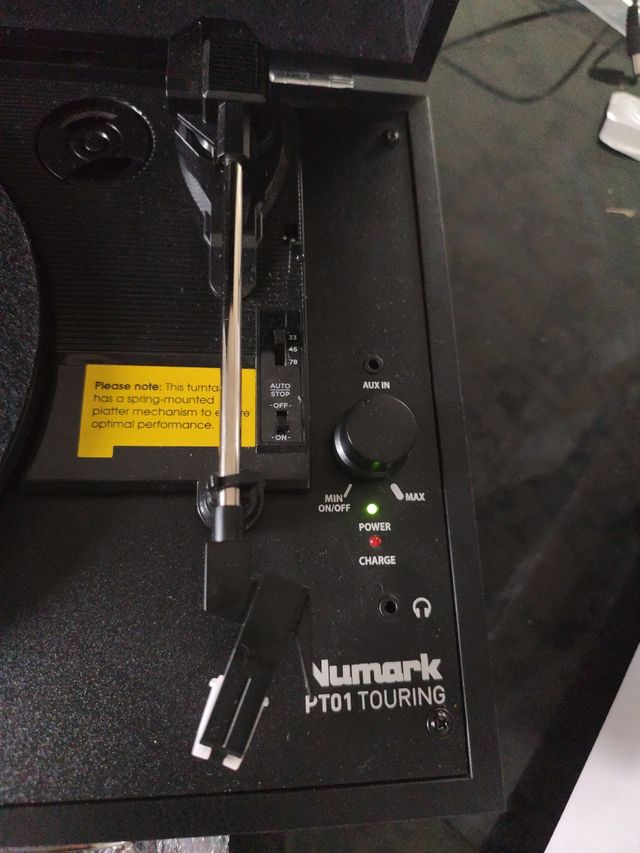 Numark PT01 Touring – Plato Giradiscos de Maleta U