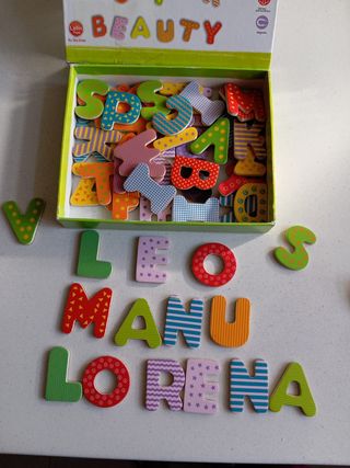 Caja de letras de madera Lelin