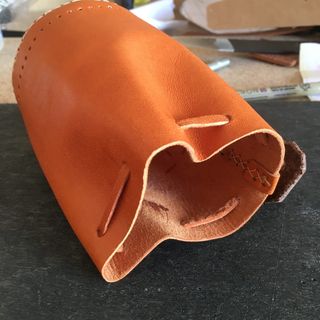 bolsa de judas limosnera de cuero piel