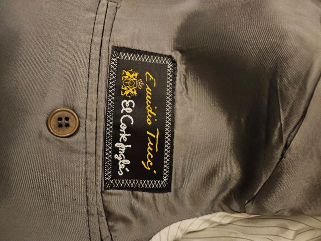 America hombre gris verdosa