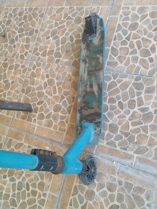 Patinete azul Tijuana