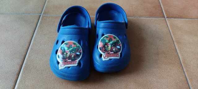 Chanclas Avengers niño