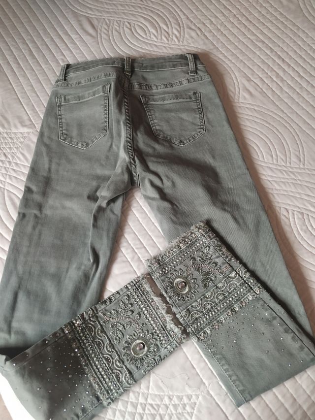 Pantalón 100% algodón con pedrería