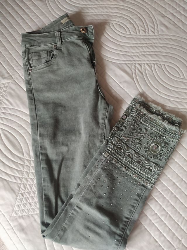 Pantalón 100% algodón con pedrería