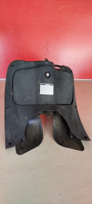 -Aprilia Compay Custom 50cc. Guantera