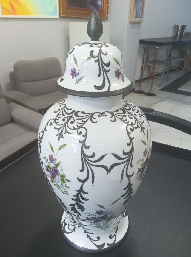 Jarrón porcelana y plata