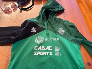 Chaqueta y sudadera Betis FC Valladolid