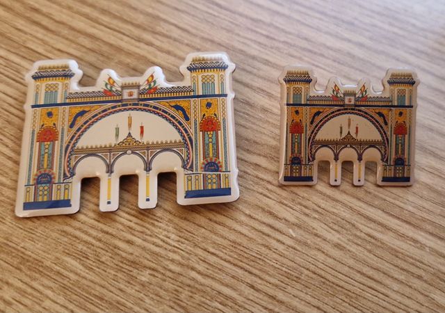 Broche de la portada de la feria de Sevilla