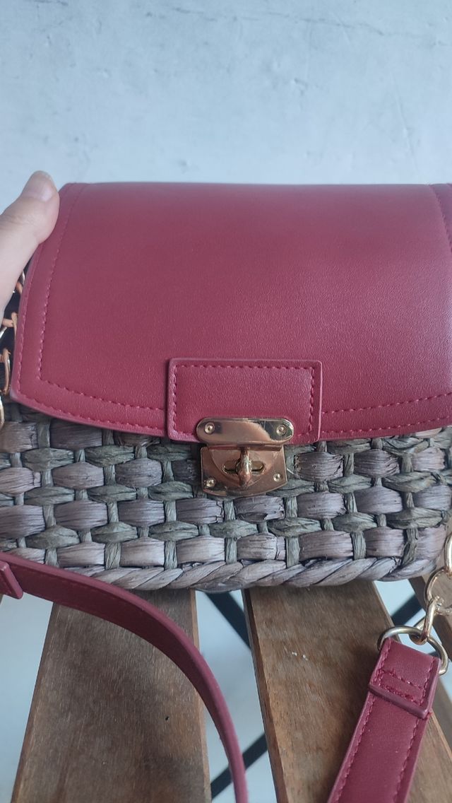 Bolso de mimbre de Parfois 